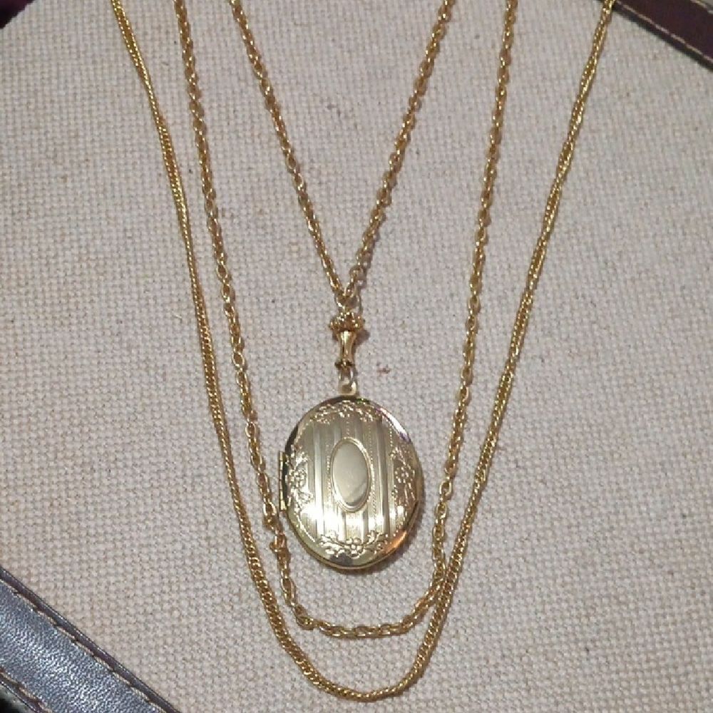 Vintage Triple Strand Gold Tone Metal Chain Necklace With Locket